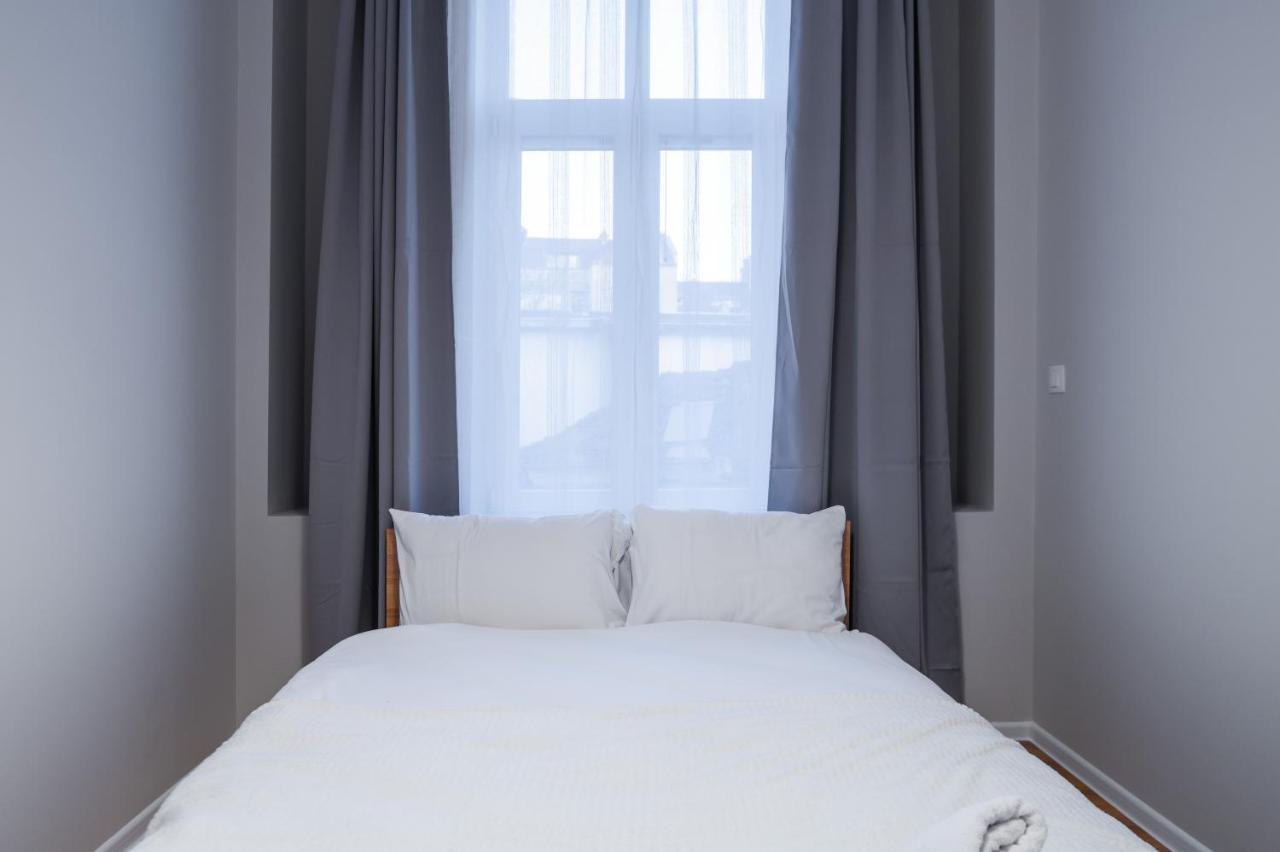 New Black & White - 2Bdr Apartment With Balcony โซเฟีย ภายนอก รูปภาพ